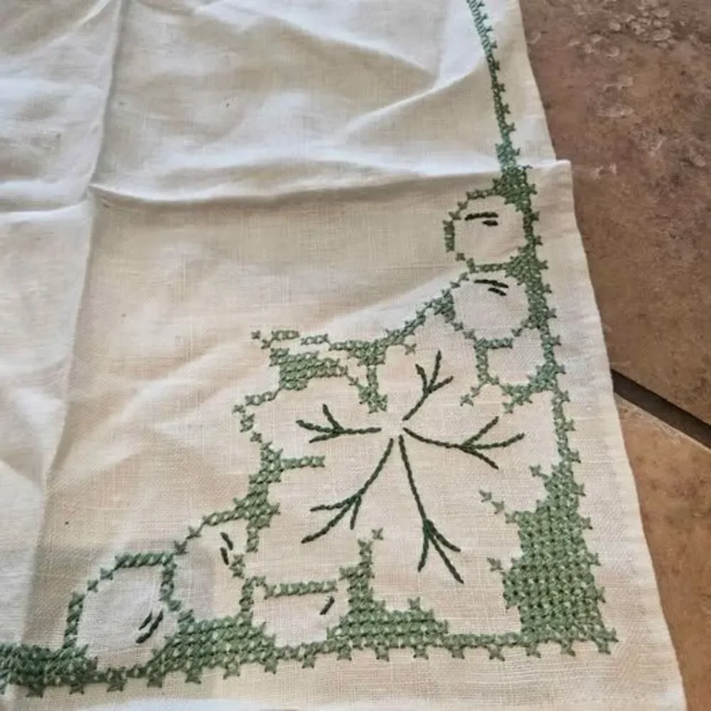 Vintage Green Cross-Stitch Embroidered Napkins - Set of 2